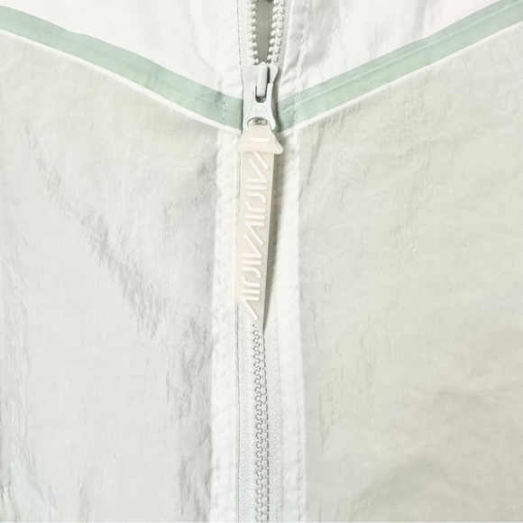 Nike Sportswear Women's Cropped  Woven Windbreaker Jacket Size S - Picture 13 of 16